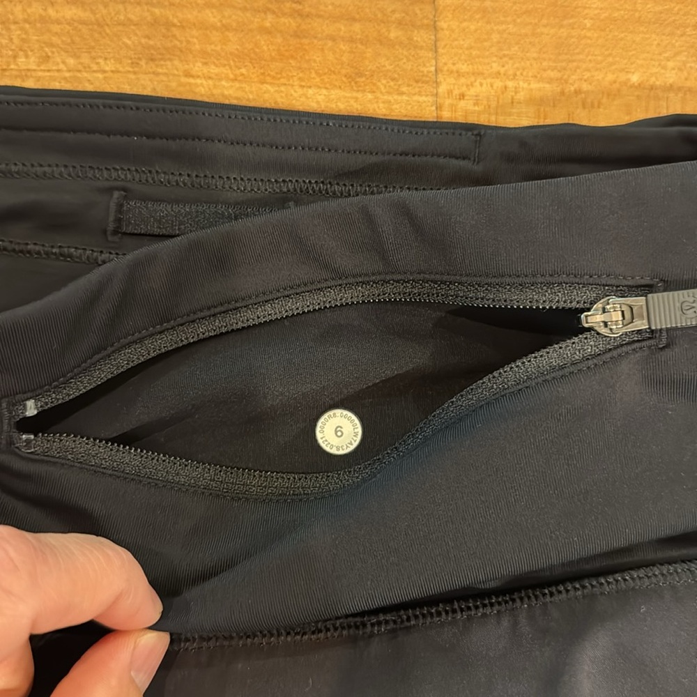 Size 6 Lululemon speed shorts - Picture 5 of 8